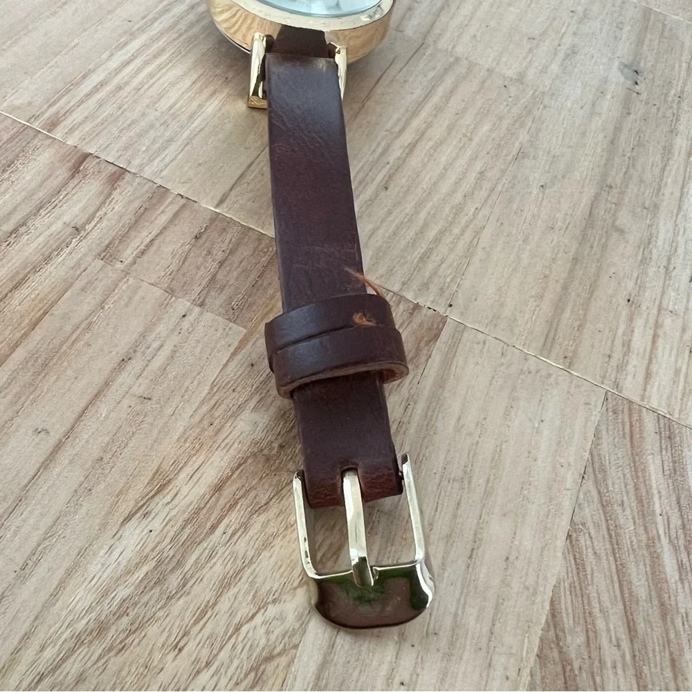 Unbranded ladies nautical gold tone fashion watch NEW BATTERY